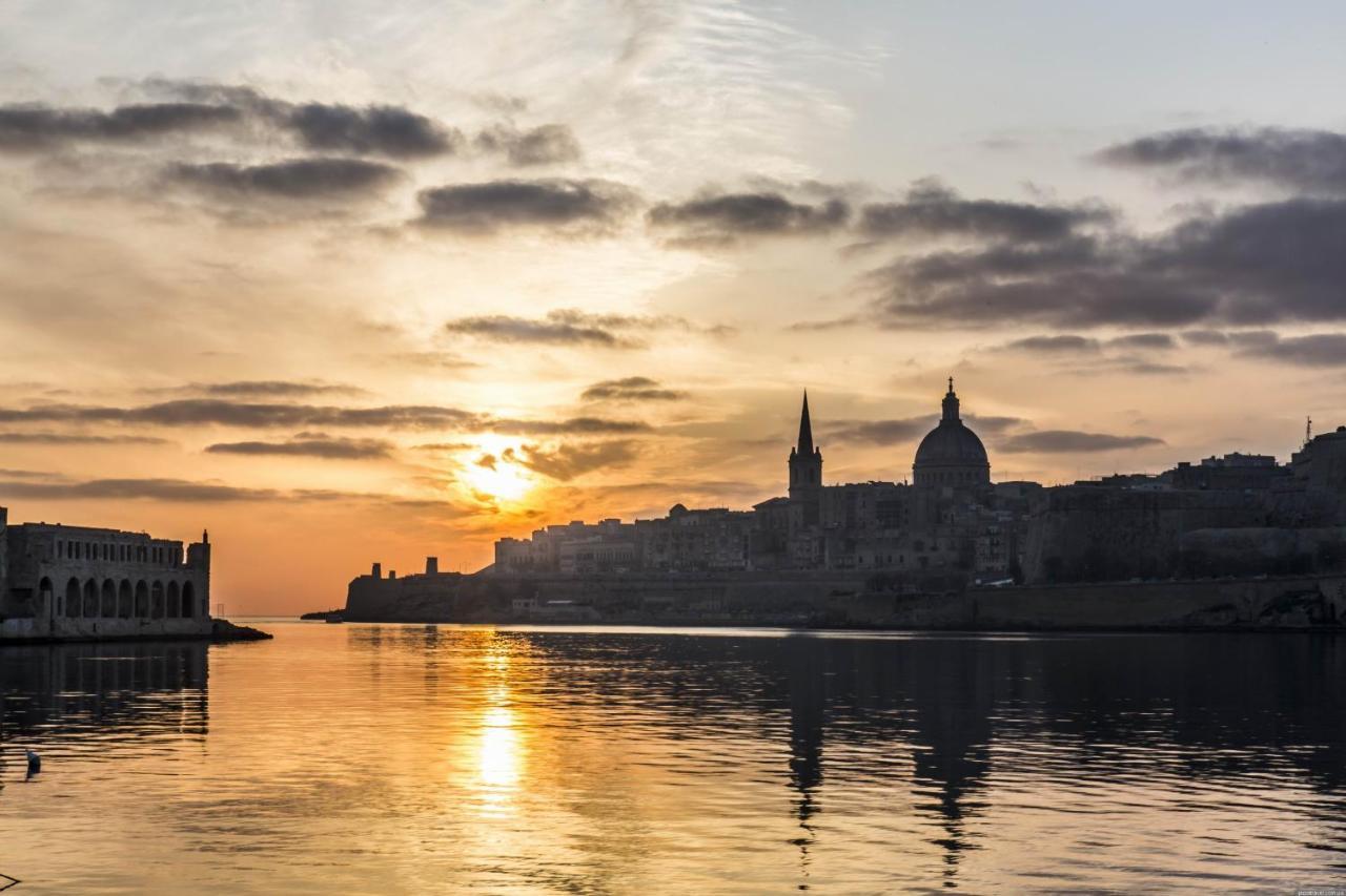 Marvellous Apartment With Valletta And Harbour Views Sliema Exteriér fotografie