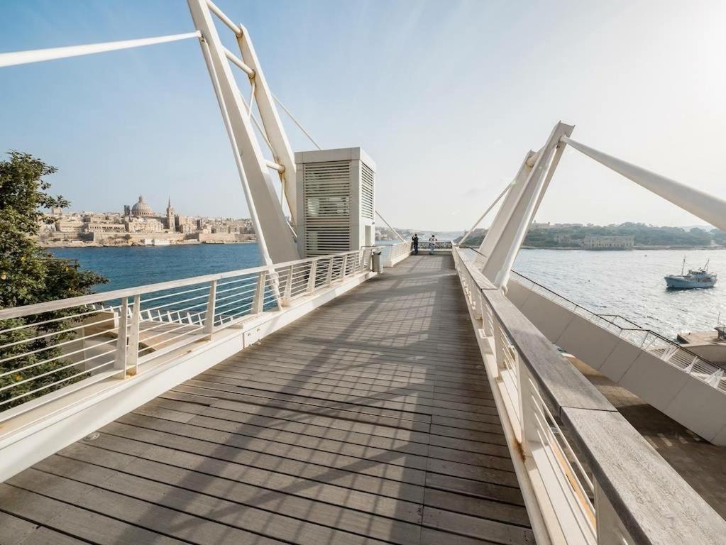 Marvellous Apartment With Valletta And Harbour Views Sliema Exteriér fotografie