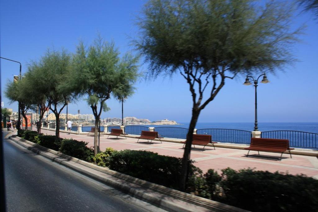Marvellous Apartment With Valletta And Harbour Views Sliema Exteriér fotografie